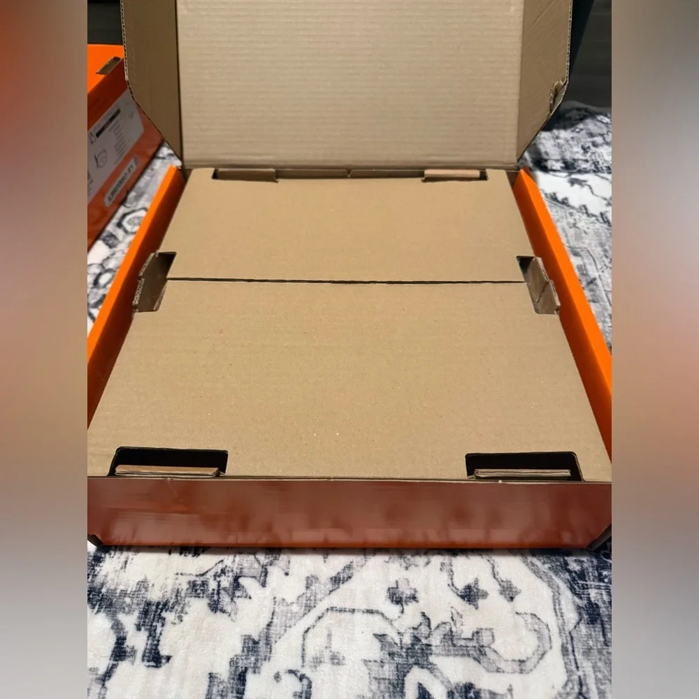 Le Creuset new box